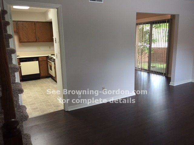 Building Photo - 2103 Sunset Pl