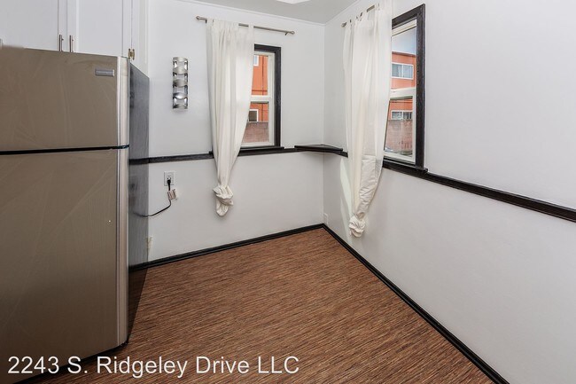 Foto del edificio - 2243 S Ridgeley Dr