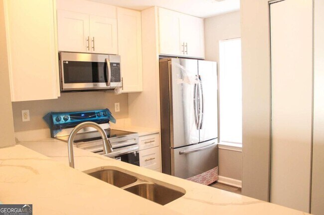 Foto del edificio - 311 Quincy Ave
