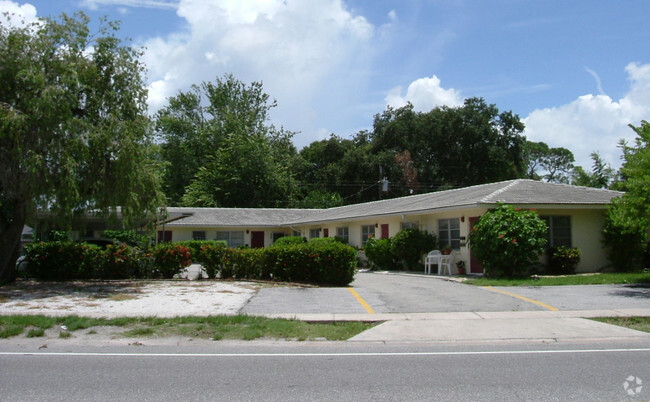 Building Photo - Gateway Apartments