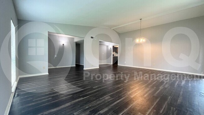 Building Photo - 4124 Wimbledon Dr