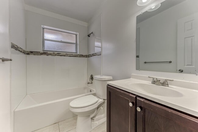 Building Photo - 7971 NW 35th Ct