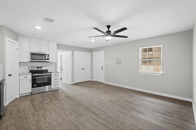 Foto del edificio - 6121 Ridgemont St
