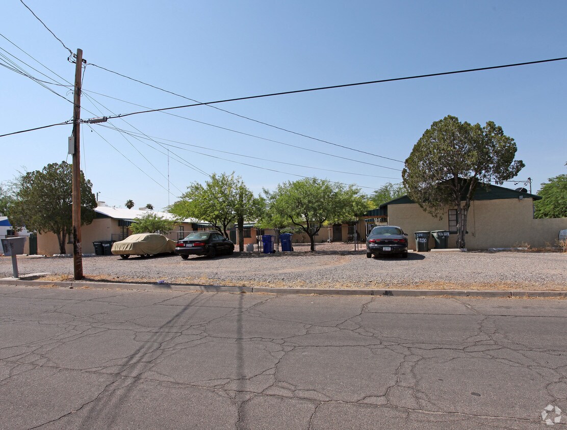 Primary Photo - 414-420 E Kelso St