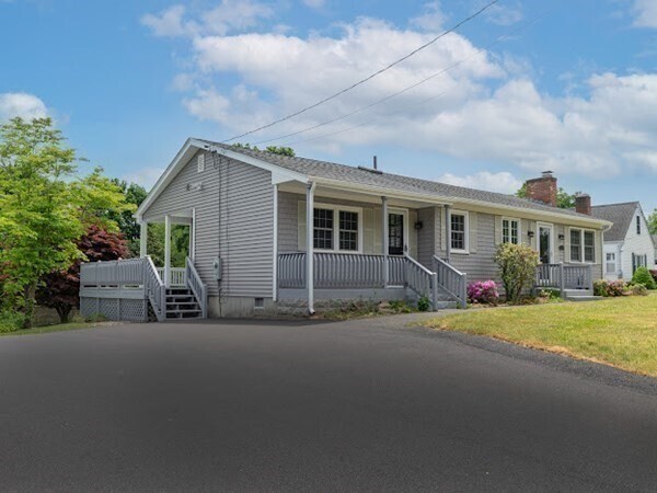 Foto del edificio - 98 Hargreaves Ave