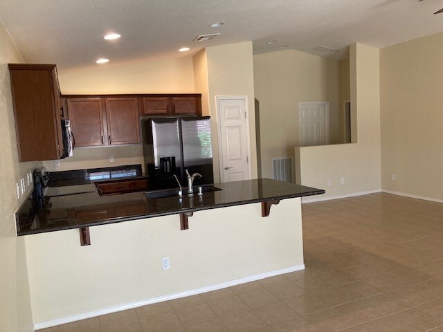 kitchen - 3848 Citrus Heights Ave