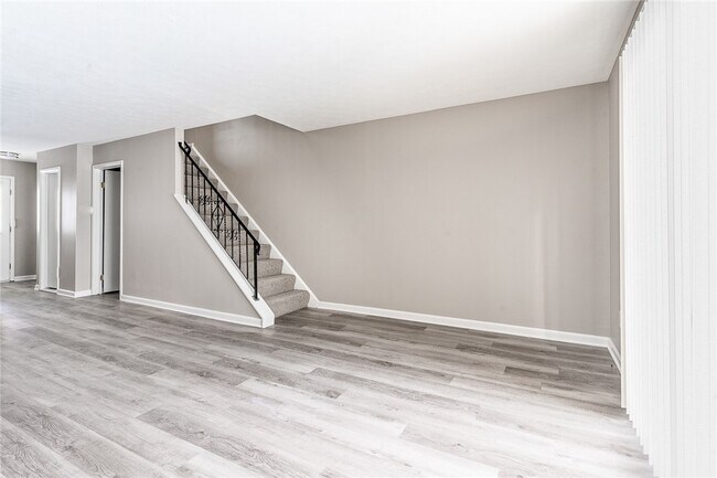 Foto del edificio - 213 Chartwell Ct