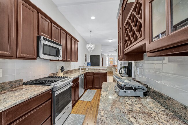 Foto del edificio - 2303 N Calvert St