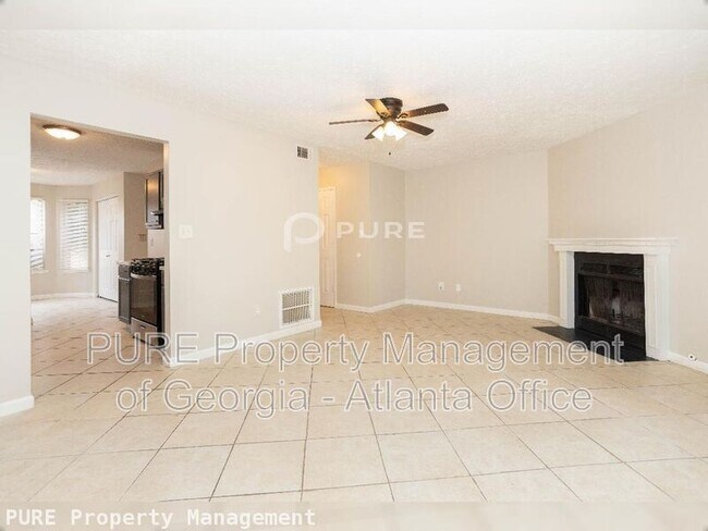 Foto del edificio - 7208 Crestside Dr