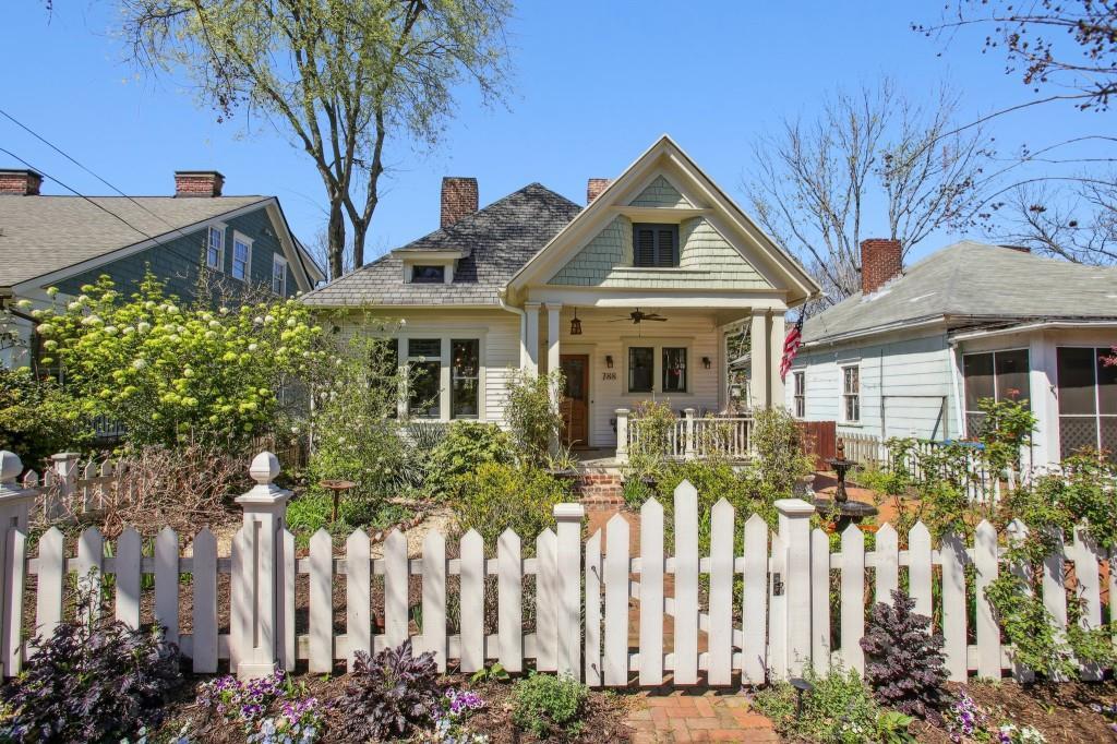 Foto principal - 788 Lake Ave NE