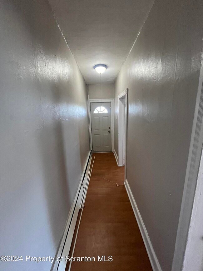 Building Photo - 10 Abbott St