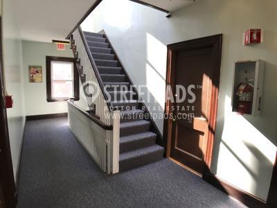 Foto del edificio - bedroom in Somerville MA 02143