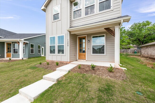 Foto del edificio - 1209 Chestnut Ct