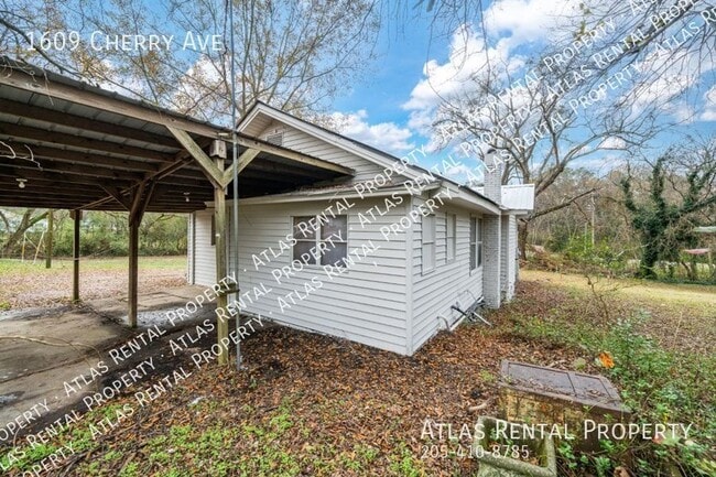 Building Photo - 1609 Cherry Ave