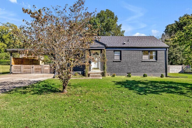 Foto del edificio - Beautifully furnished short-term rental in Historic Downtown Franklin!