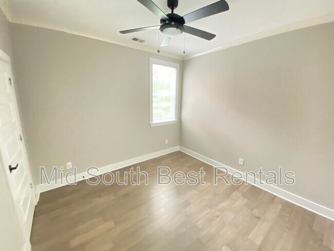 Building Photo - 1742 Foster Ave