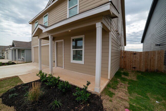 Building Photo - Hidden Trails, Bulverde, TX Spacious 4-Bed...