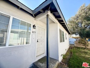 Building Photo - 877 W Wilson St