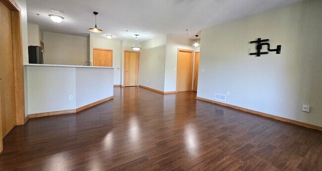 Foto del edificio - 10900 W Bluemound Rd