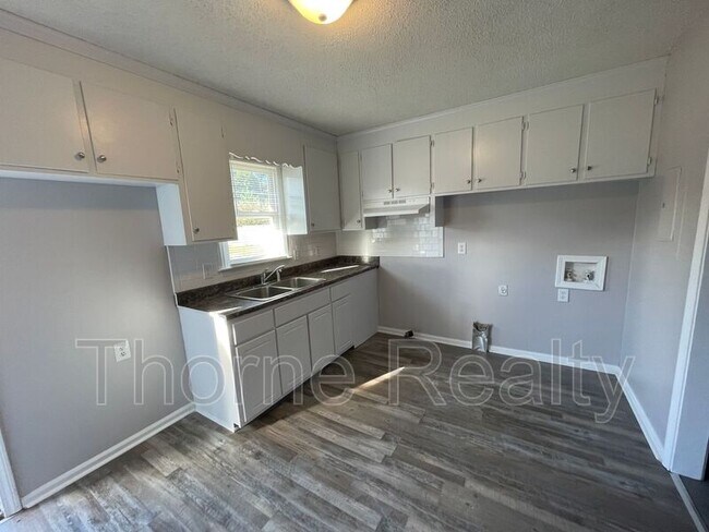 Foto del edificio - 1340 Dogwood Ave