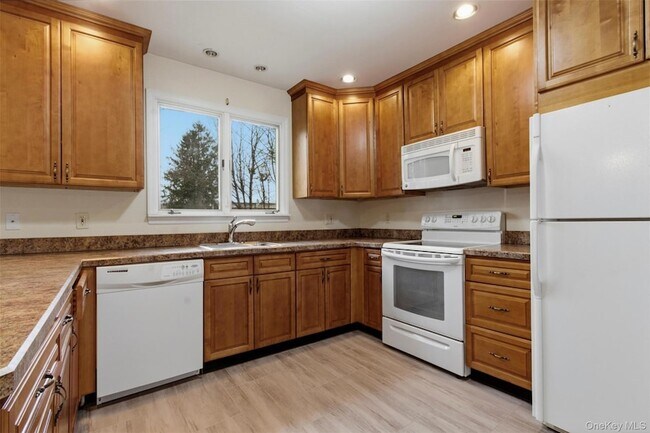 Foto del edificio - 1751 US-6