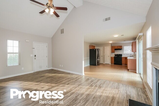 Foto del edificio - 458 Old Tree Dr