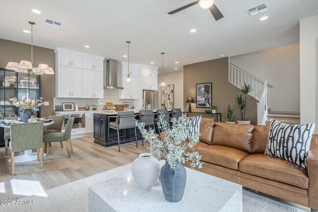 Foto del edificio - 115 W Holcomb Ln