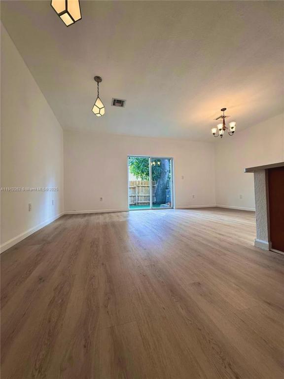 Foto principal - 63 SE 3rd Ave