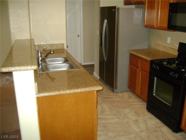 Foto del edificio - 7701 W Robindale Rd