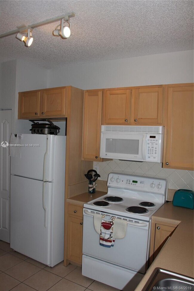 Foto del edificio - 6001 SW 70th St