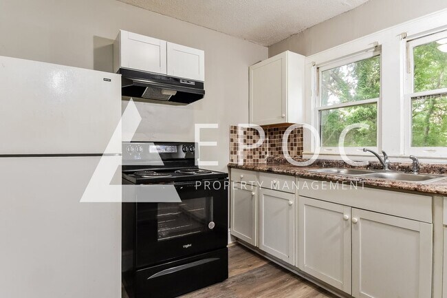 Building Photo - 1423 Dellabrook Rd