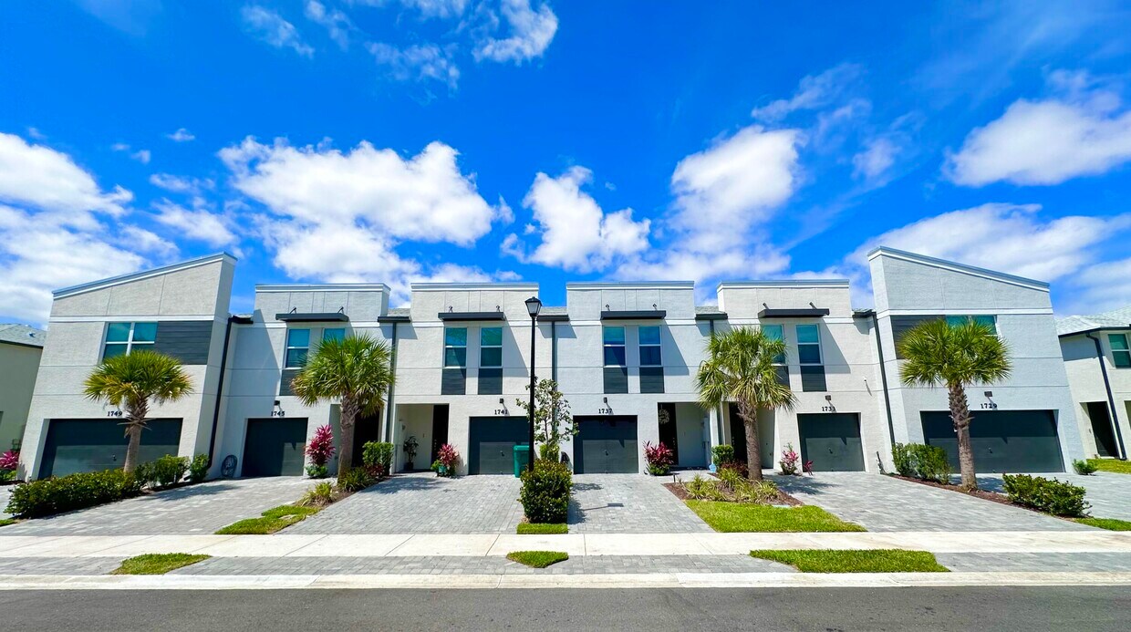 Foto principal - 1745 Lindley St