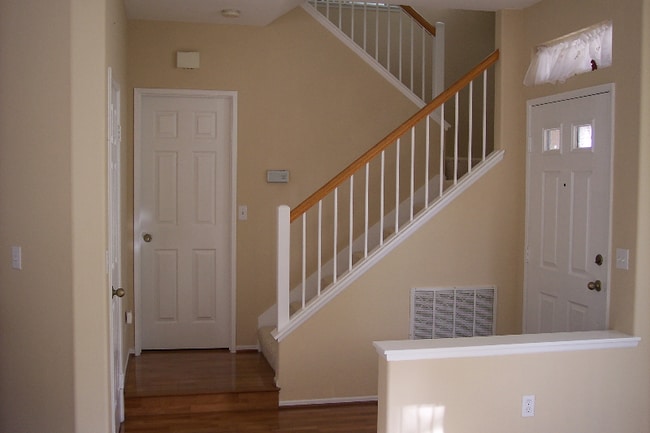 Building Photo - 9468 Compass Point Dr S