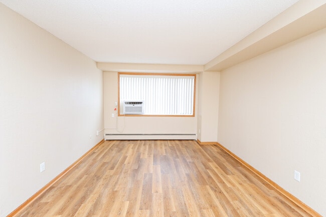 Foto del edificio - Clark Place Apartments & Townhomes