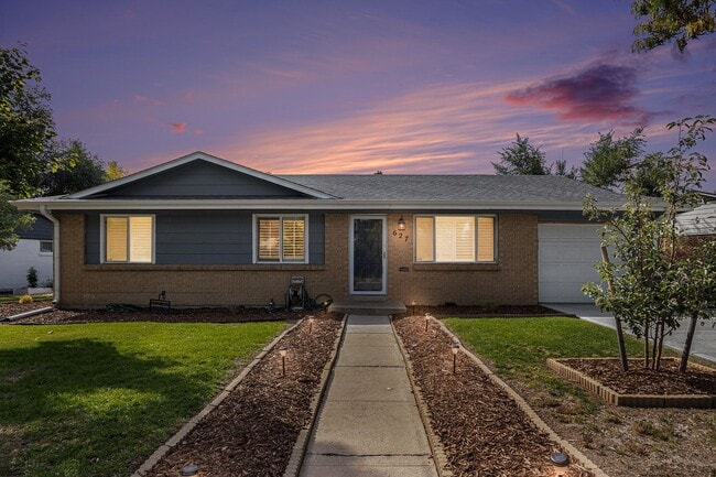 Building Photo - 4 Bedroom 2 Bathroom House-Available NOW!