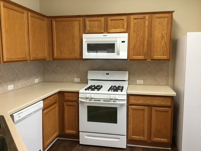 Foto del edificio - 275 Goldenrod St