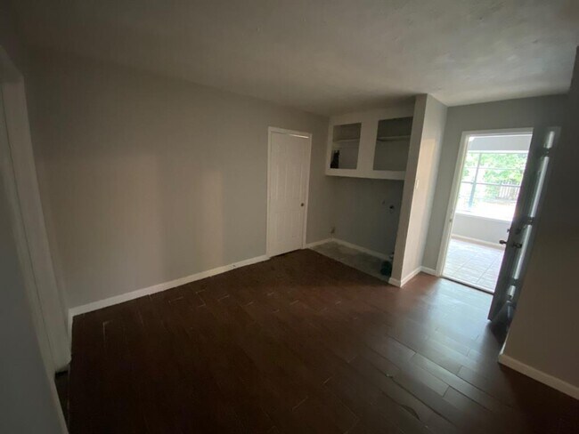Building Photo - 23114 Newgate Dr