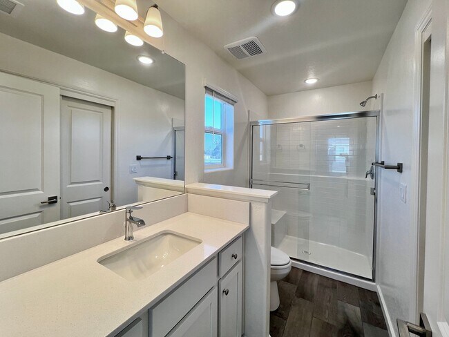 Building Photo - $2,450 Shepherd & Sunnyside, New 3 bedroom House - Clovis / Solar Panels