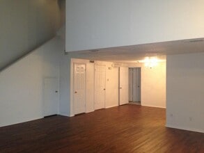 Building Photo - 2401 Leon St