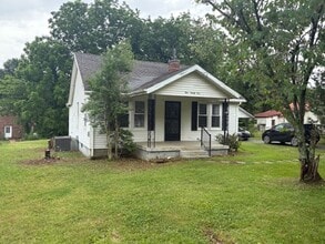 Building Photo - 124 Twin Oak Dr