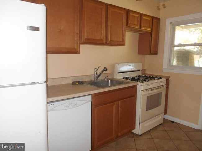 Foto del edificio - 1222 Harwood Ave