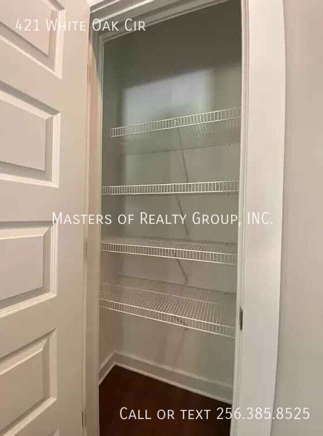 Foto del edificio - 421 White Oak Cir