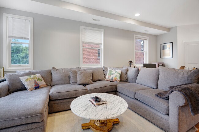 Foto del edificio - 1718 9th St NW