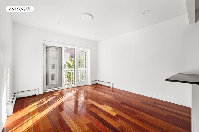 Building Photo - 287-289 Grand St