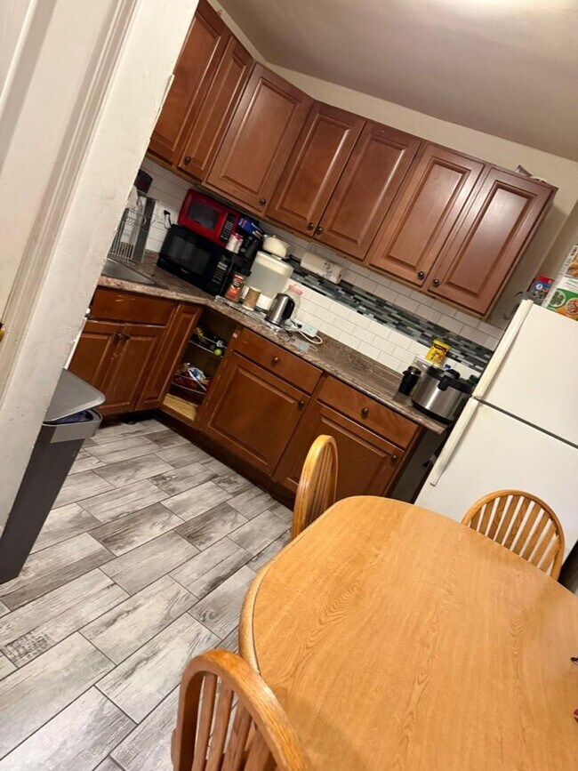 Building Photo - Beautiful 4 Bedroom House in Asbury Park!