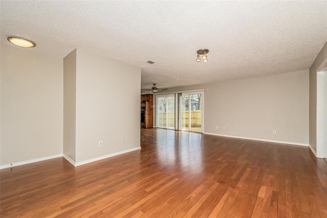 Foto del edificio - 112 Bluebonnet Dr