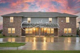 Building Photo - 3601 Malibu Ln
