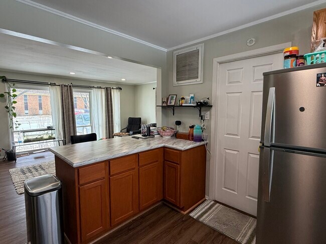 Foto del edificio - 1107 Bristol Ave