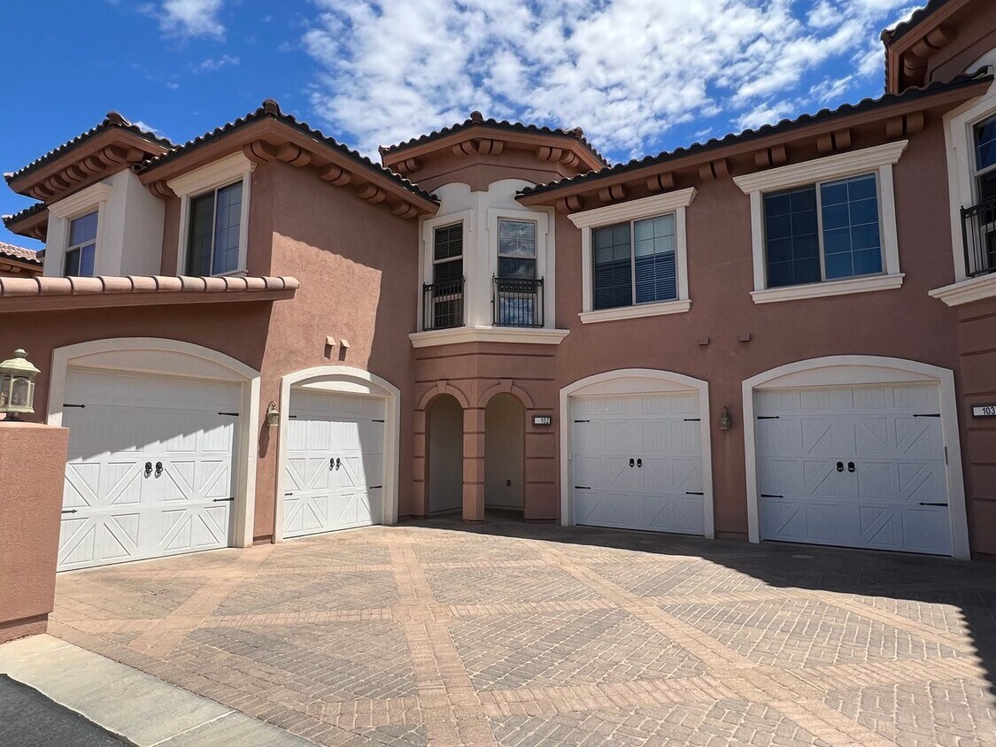 Foto principal - Lake Las Vegas Beauty!!! $2400 Great Views...