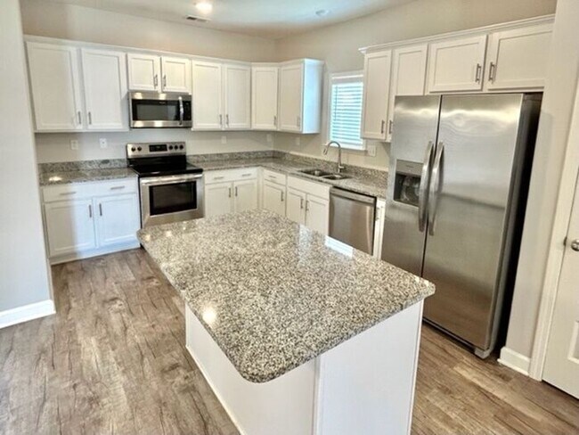 Foto del edificio - Now Leasing a 4-Bedroom 2.5 Bath Home in M...